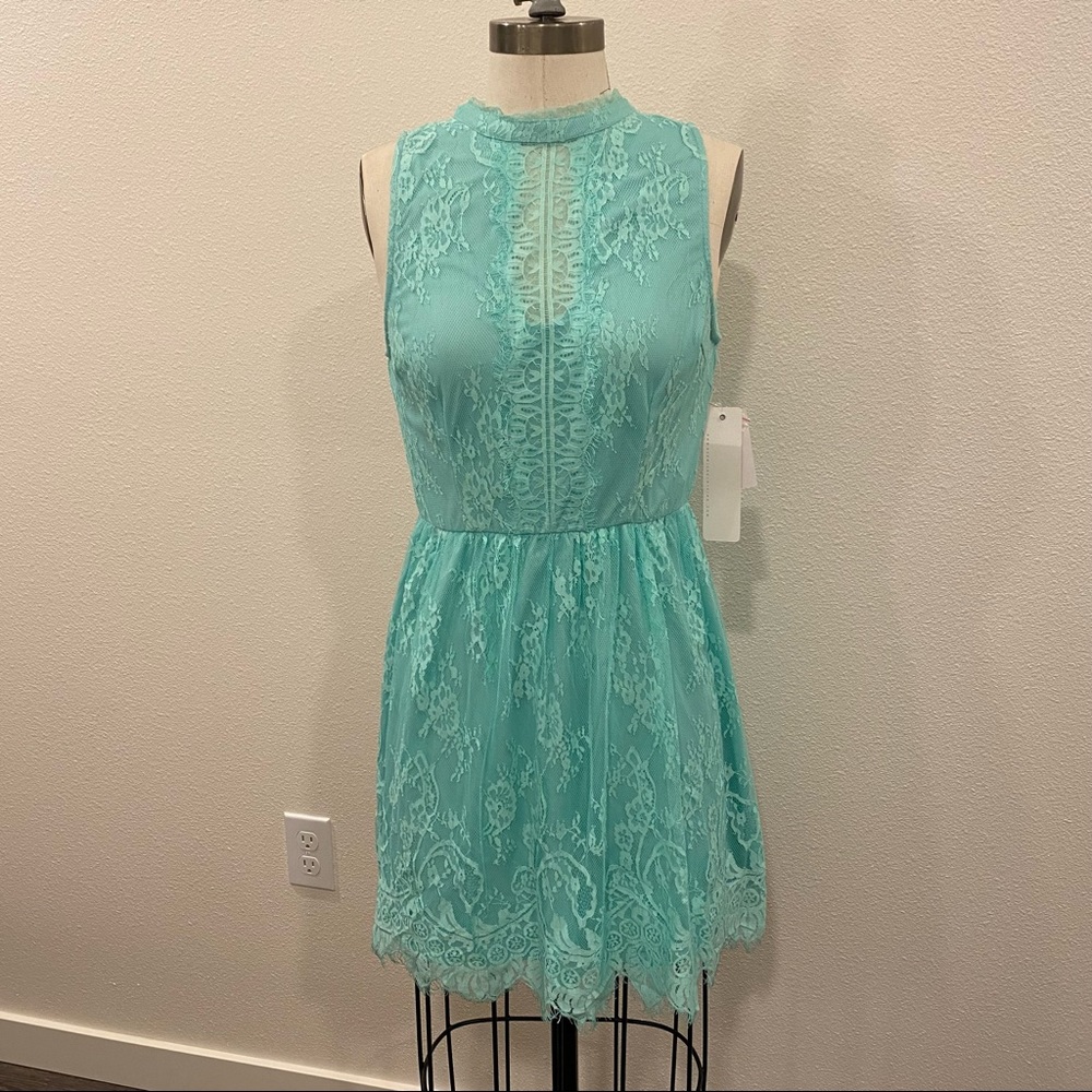 New mint green lace dress size 9